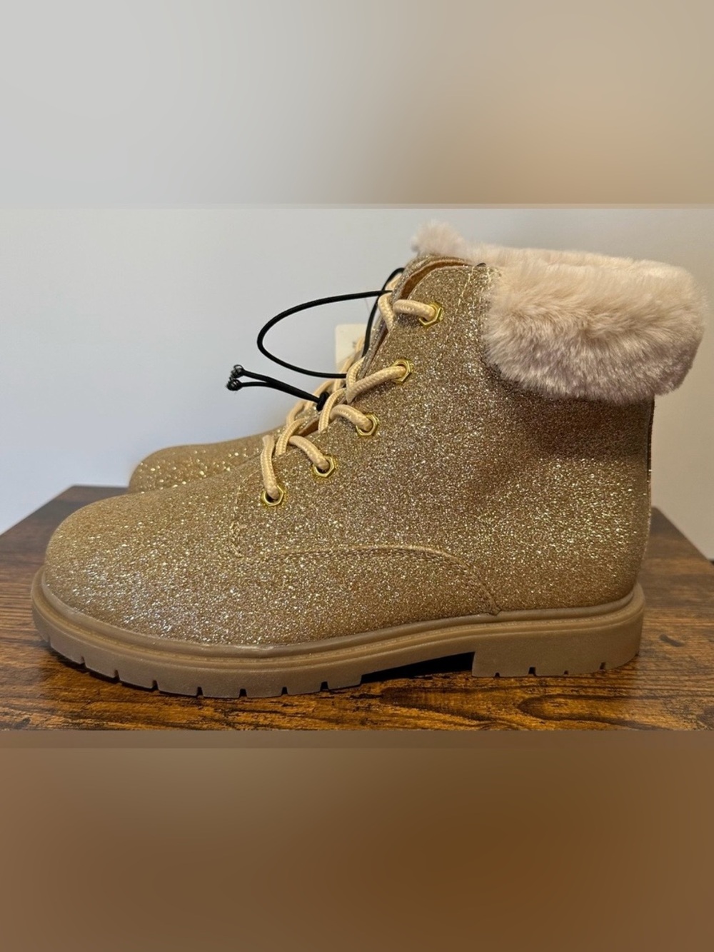 Thereabouts Girls Gold Sparkle London Flat Heel Hiking Boots NWT Size 4
